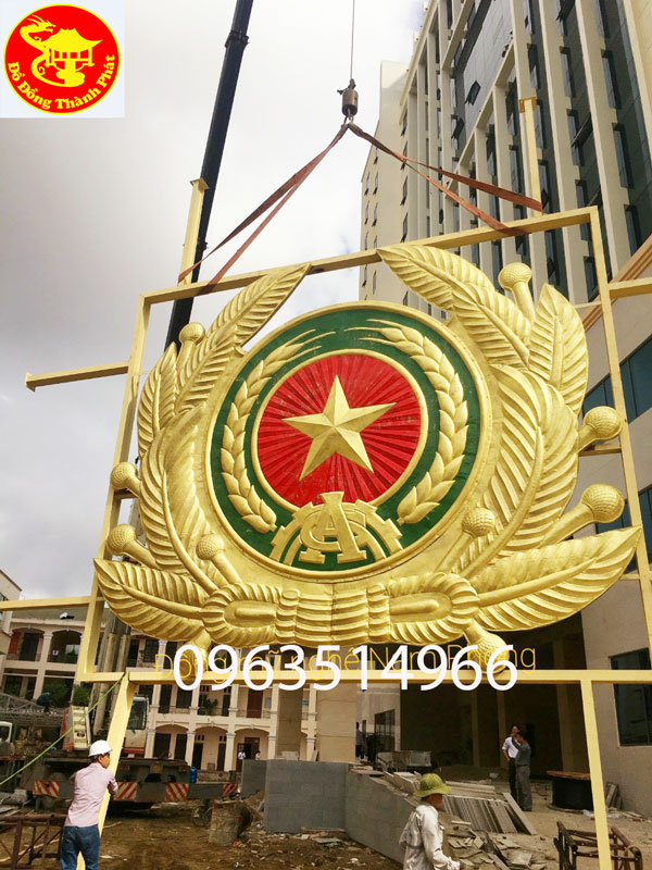 huy hiệu công an nhân dân bằng đồng đường kính 60 cm