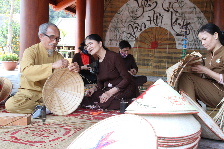 top 3 bai thuyet minh ve chiec non la day du moi nhat 2023 dspl 1114