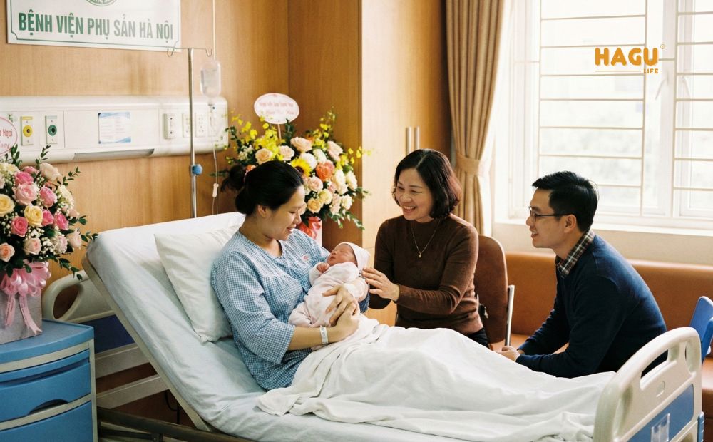 STT chào đón thành viên mới hài hước