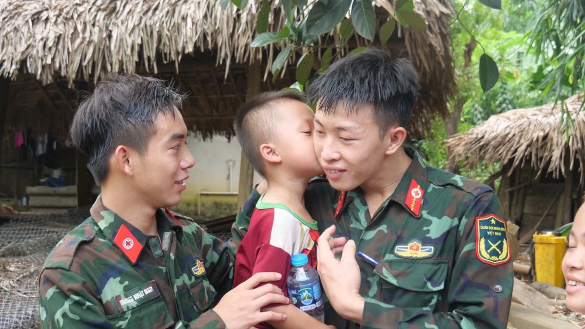 Bài thơ về chú bộ đội cảm xúc nhất