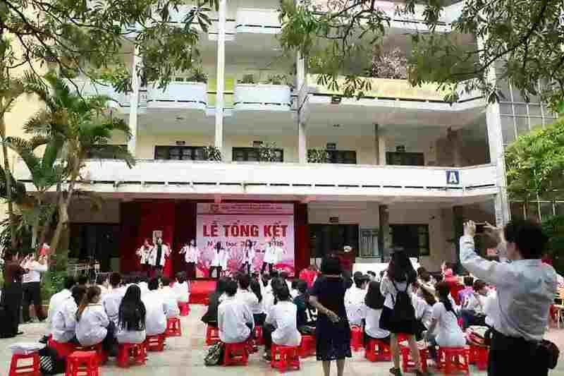 đánh giá Trường THPT Hoàng Long có tốt không