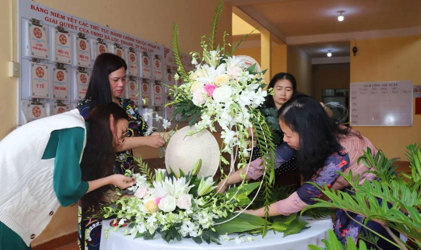 Những bài thuyết trình cắm hoa 20/10 đoạt giải cao khác