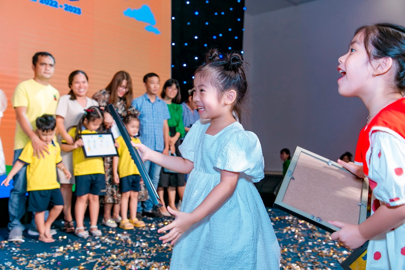 Tốt nghiệp mầm non