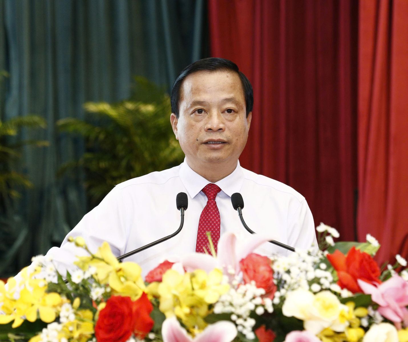 trong tam cua hinh thang 1