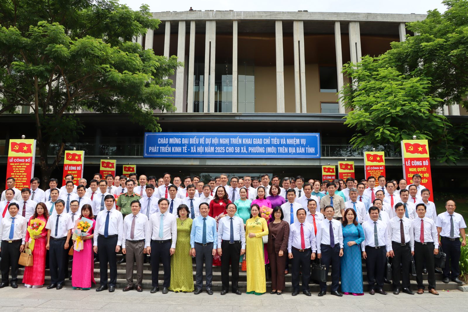 trong tam cua hinh thang 4