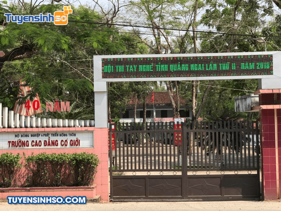 truong cao dang nghe co gioi quang ngai 1
