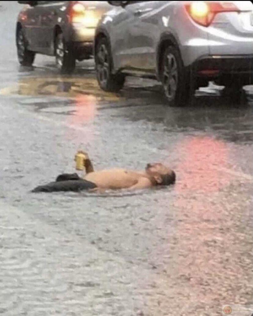 Meme thất vọng mang lại tiếng cười từ những khoảnh khắc buồn bã đời thường