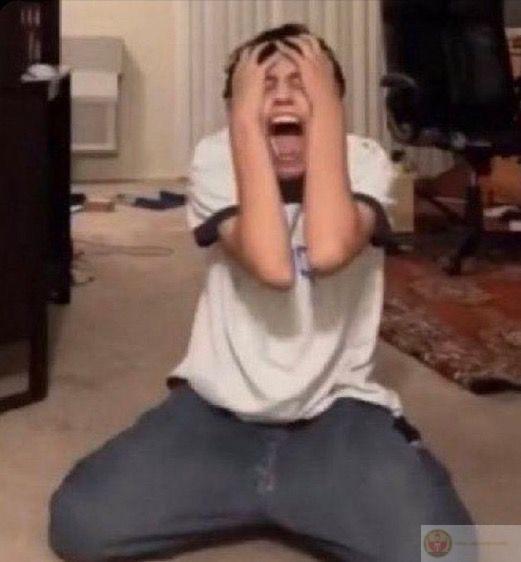 Một biểu cảm buồn chán có thể biến thành meme thất vọng nổi tiếng