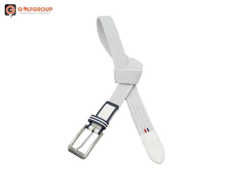 Thắt lưng Le Coq tạo điểm nhấn cho trang phục, giúp golfer tự tin hơn