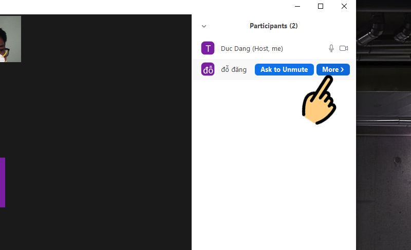 Rê chuột đến người muốn chuyển Host lớp học trên Zoom