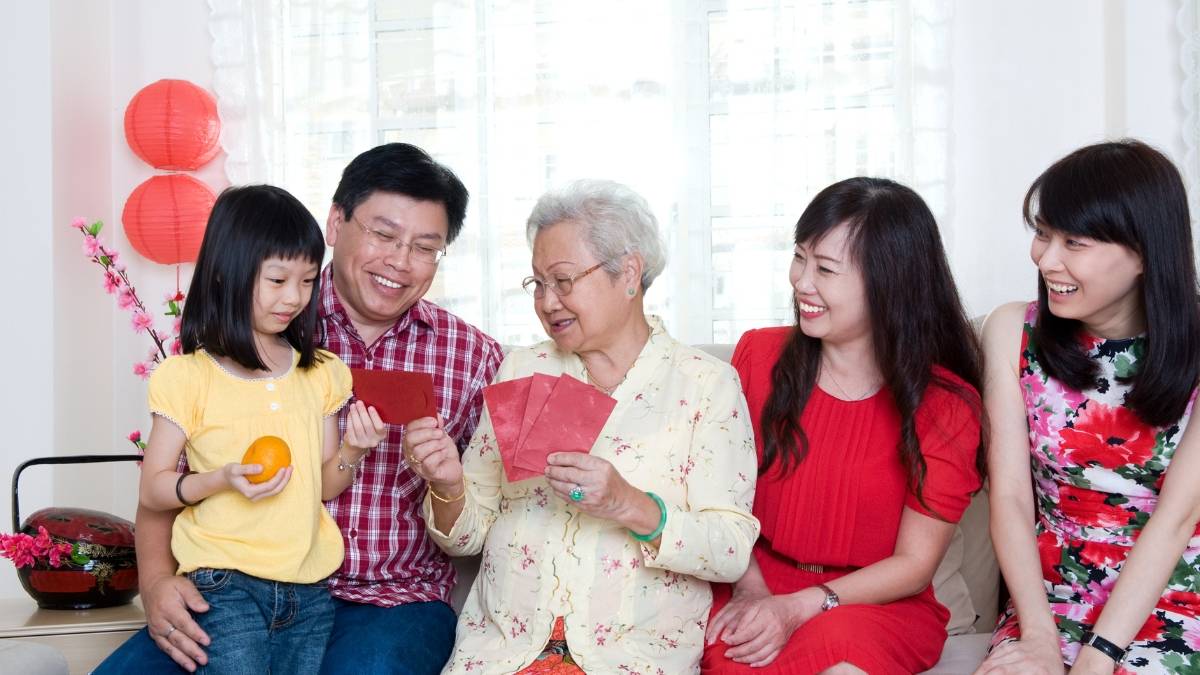 Lời chúc Tết người già, người lớn tuổi hay và ý nghĩa nhất
