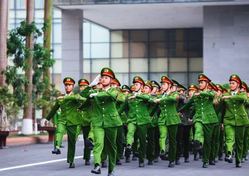 Dong phuc khoi canh sat