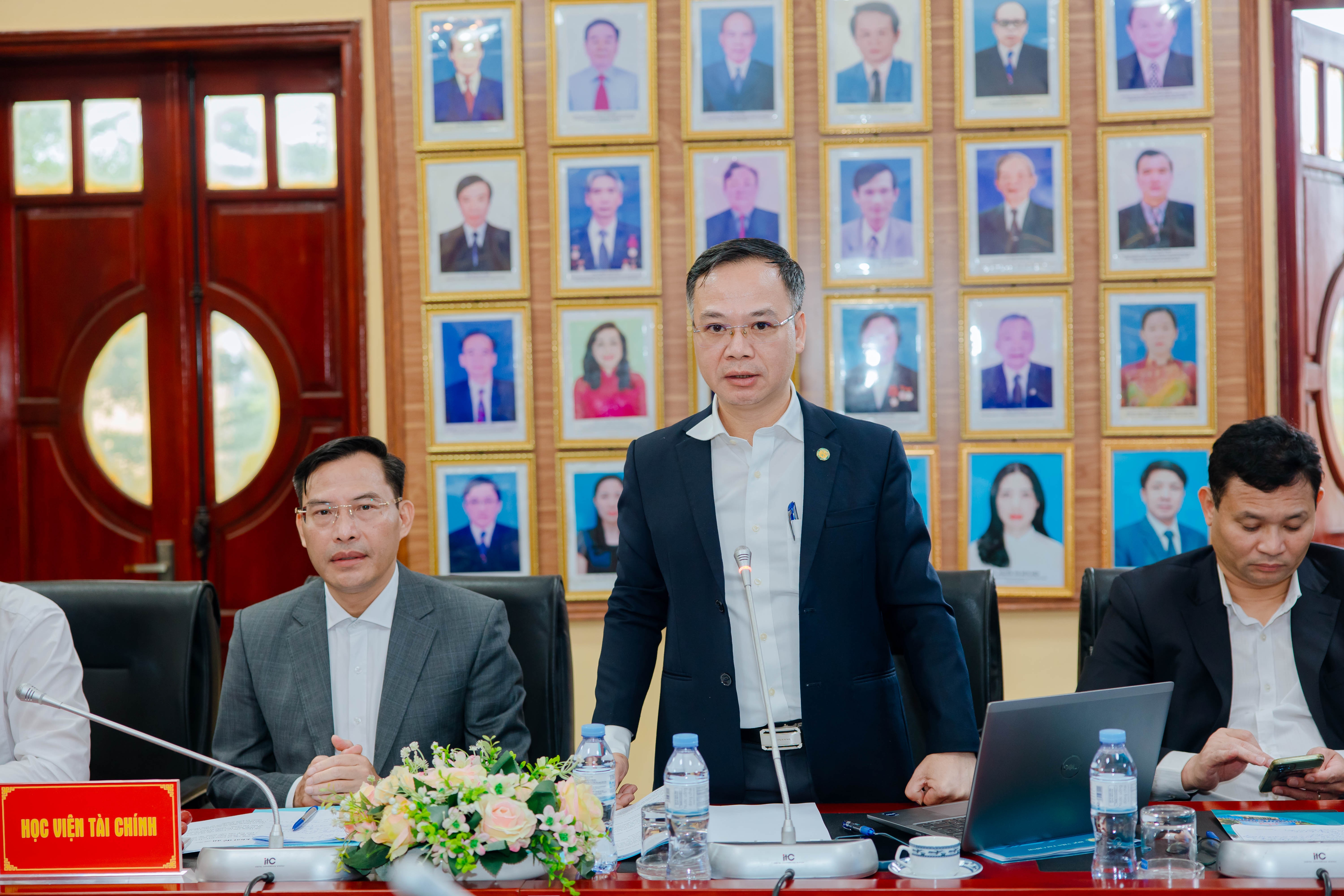 dai hoc tai chinh quan tri kinh doanh hung yen 14