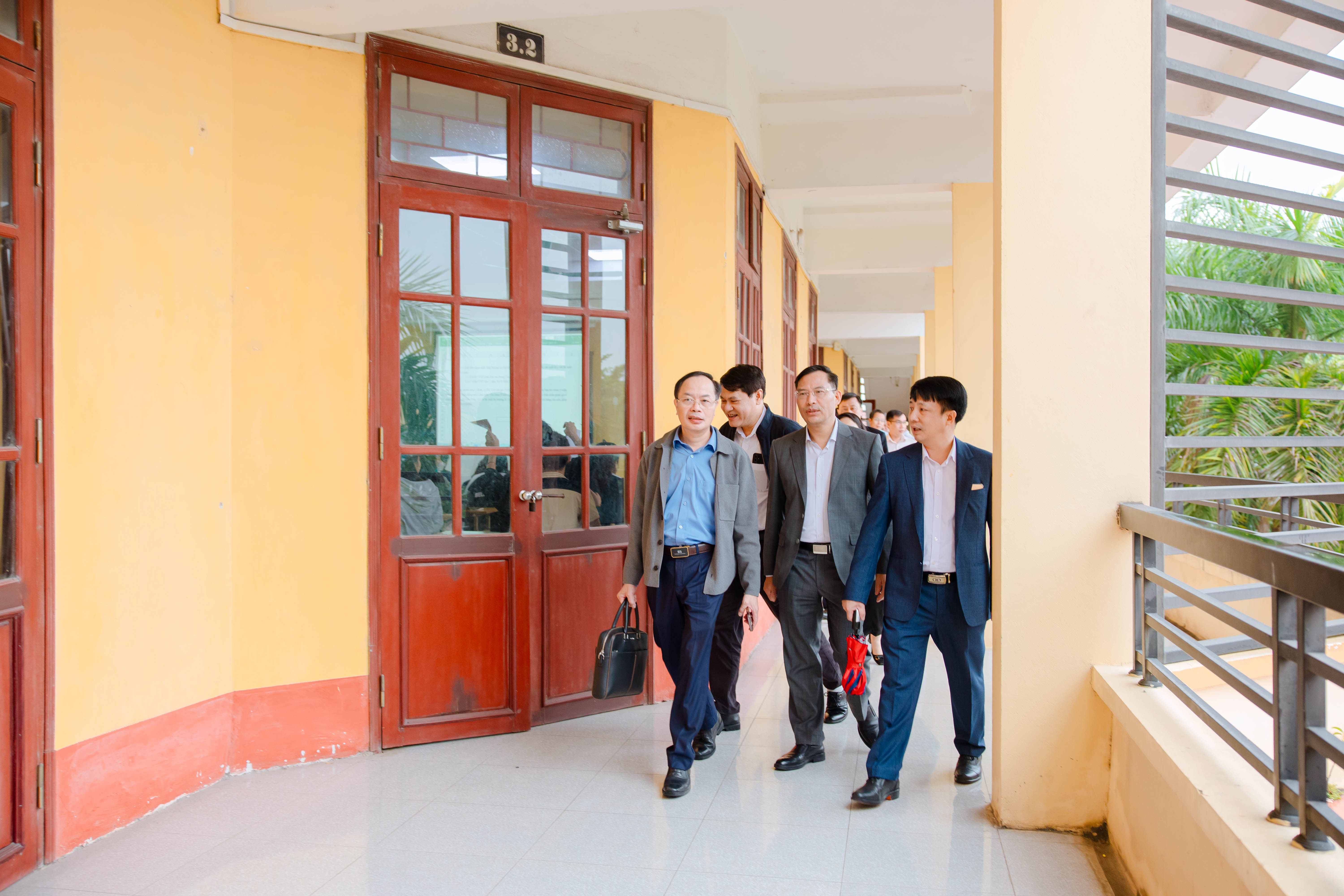 dai hoc tai chinh quan tri kinh doanh hung yen 5