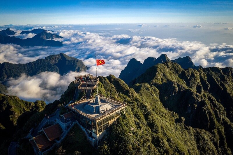 day nui cao nhat nuoc ta la