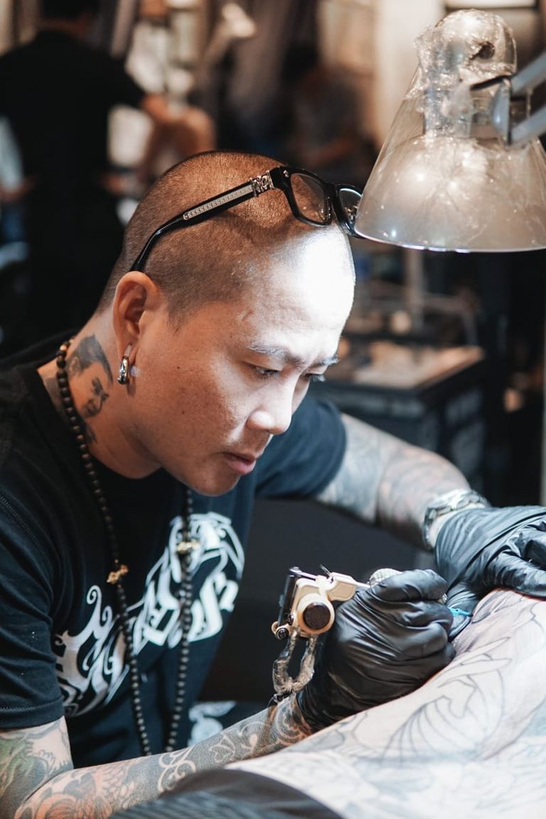 Nhagrave saacuteng lập Saigon Ink Danis Nguyễn