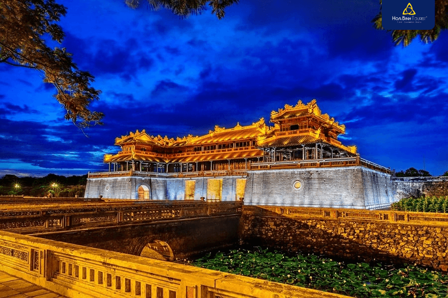 Hình ảnh Đại Nội Huế về đêm