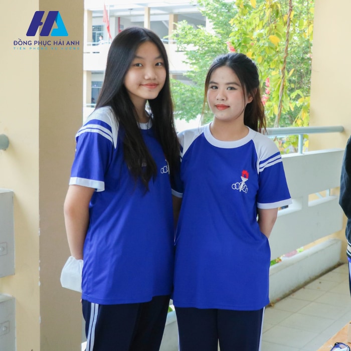 Đồng phục thể dục Phú Nhuận với thiết kế năng động, trẻ trung