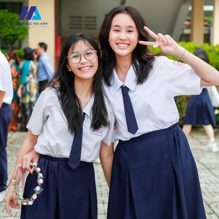 Mẫu đồng phục THPT Phú Nhuận nhẹ nhàng, tinh tế