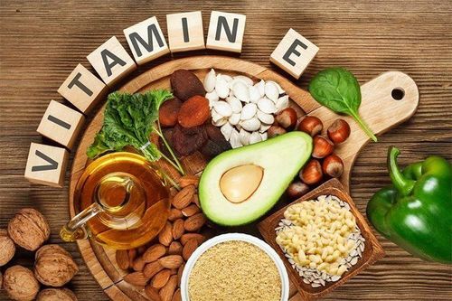 Vitamin E có nhiều trong một số loại rau xanh, ngũ cốc