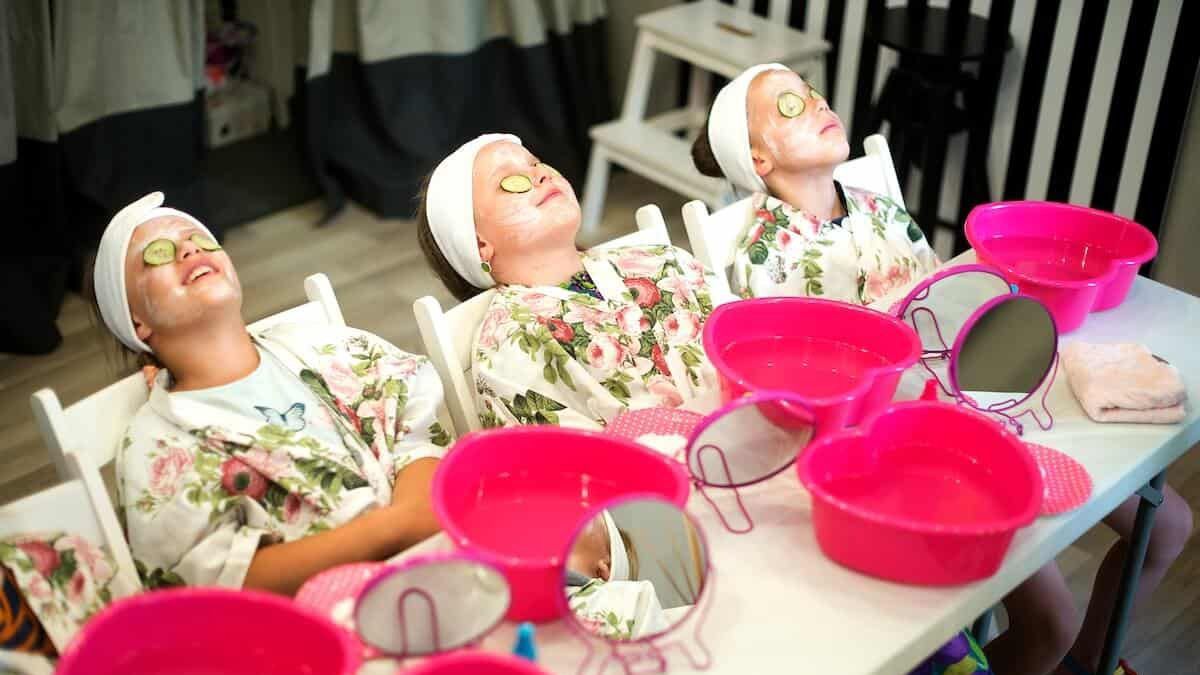 hoạt động diễn ra phổ biến ở Việt Nam trong ngày lễ độc thân 11/11