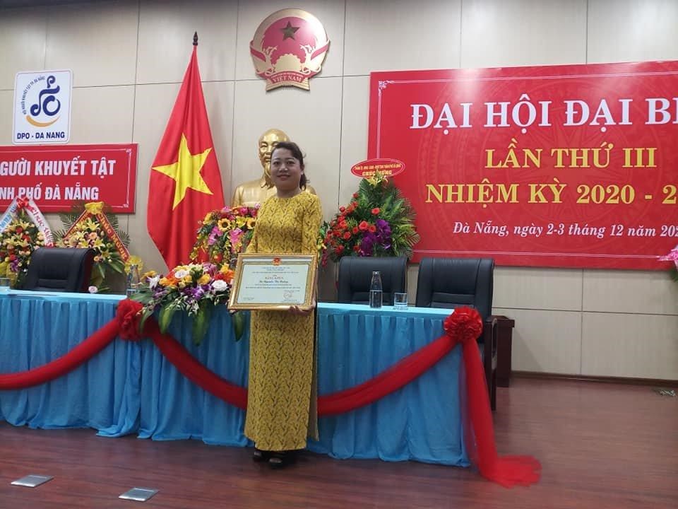 Tấm gương người khuyết tật hiếu học, sống có mục đích, lí tưởng cao đẹp