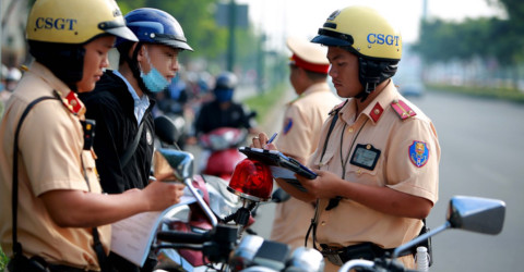 Áo và mũ của Cảnh sát Giao thông