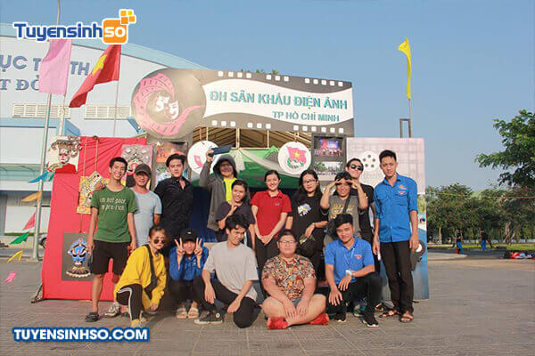 san khau dien anh hoc phi 1
