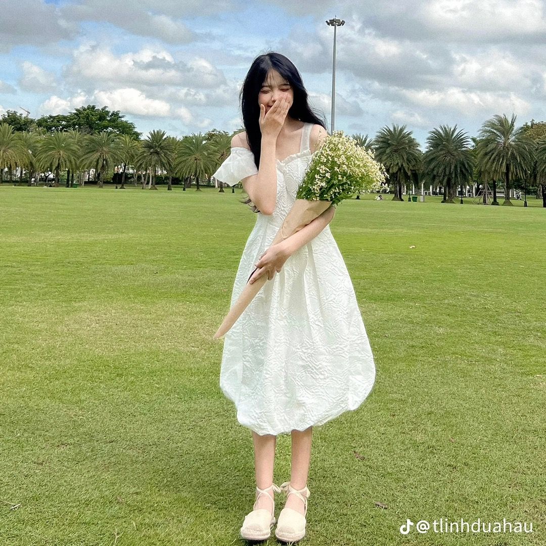 Váy ngắn phối sơ mi đúng style Hàn