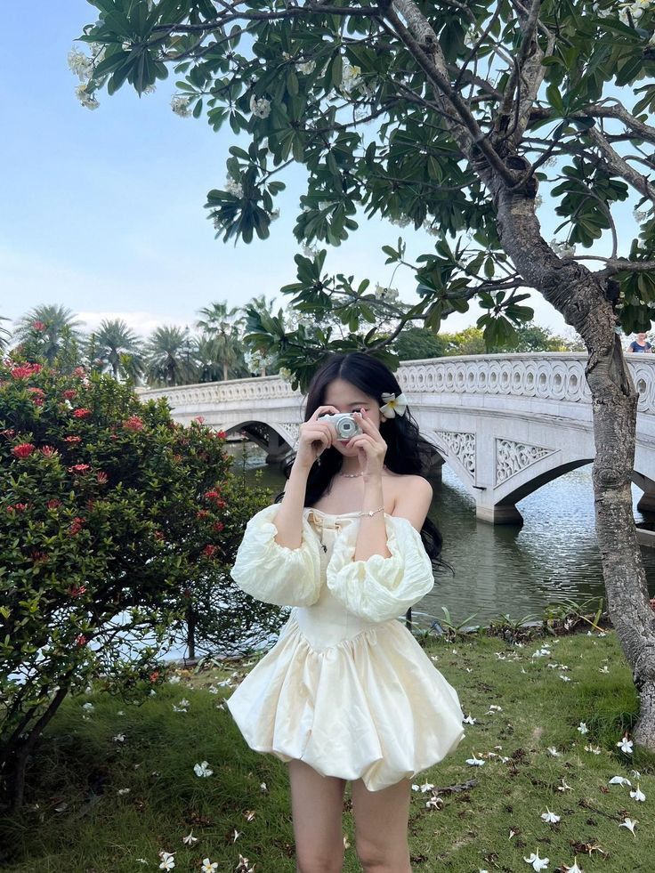 Kiểu tạo dáng váy chuẩn phong cách Hàn