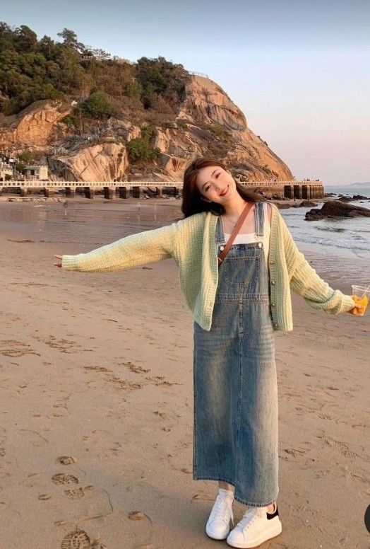 Váy đơn sắc dáng pose dịu mắt