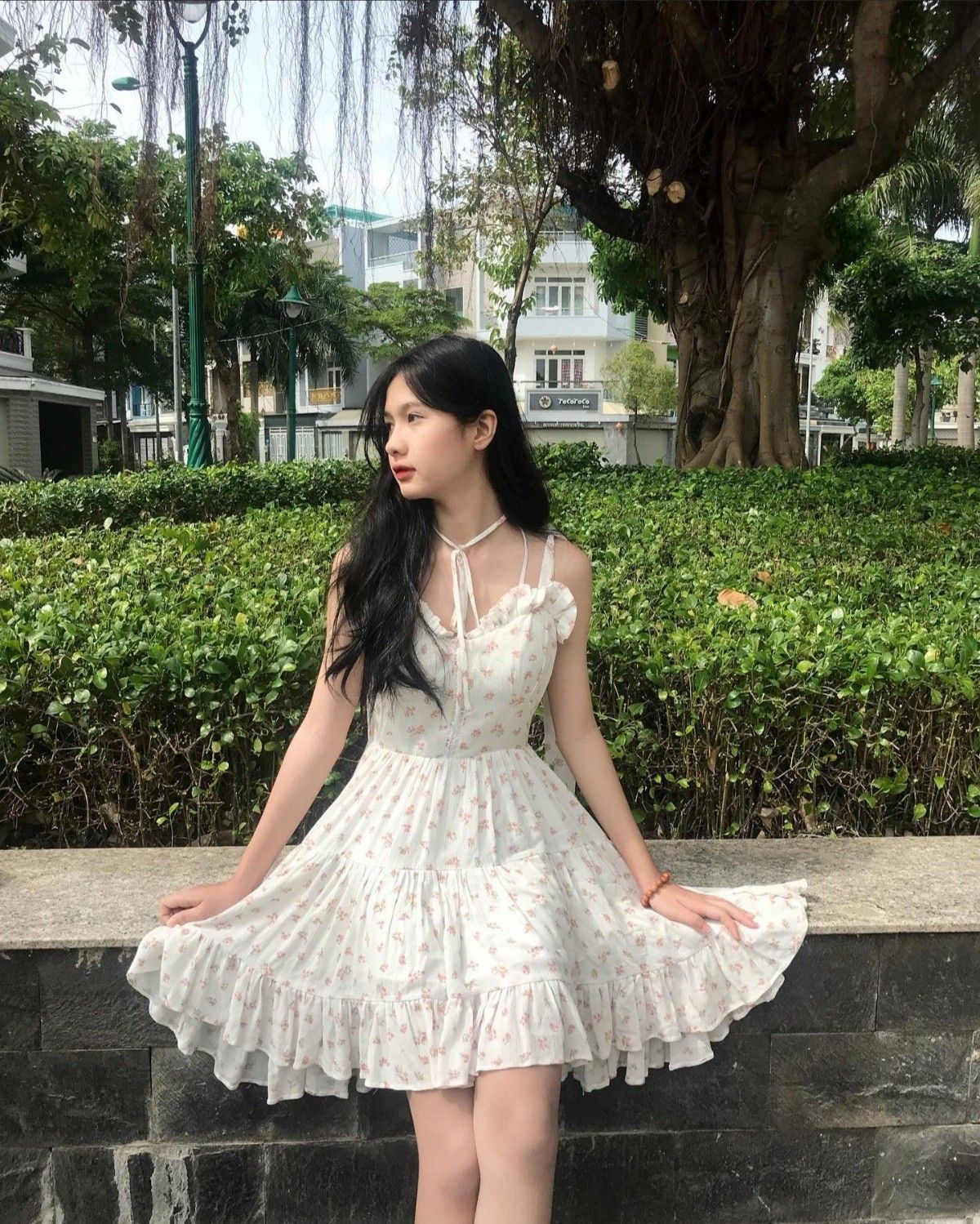 Váy ngắn đi cùng phong thái nhẹ nhàng