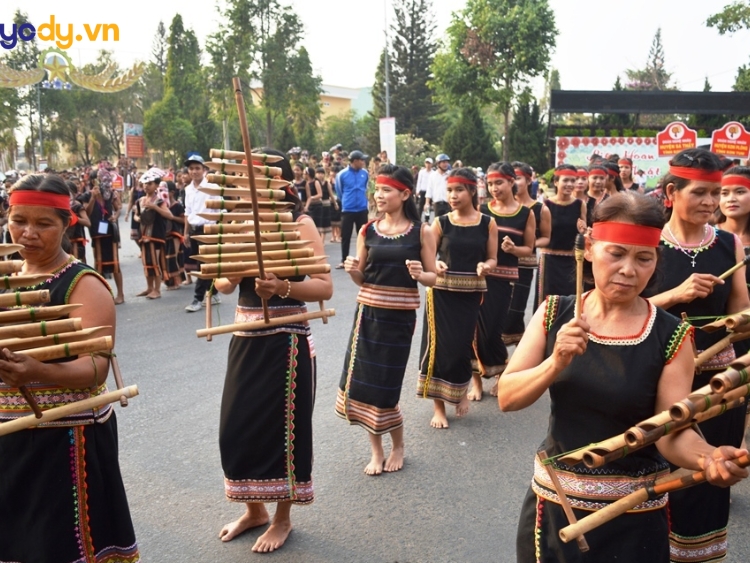 trang phục dân tộc tây nguyên