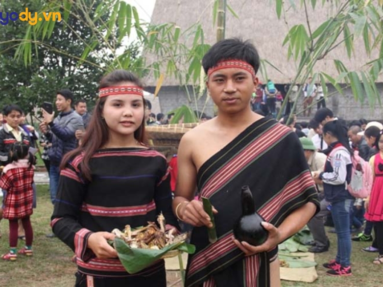 trang phục dân tộc tây nguyên