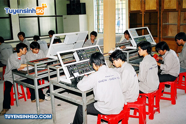 truong cao dang cong nghiep nam dinh 1