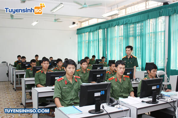 truong dai hoc tran quoc tuan