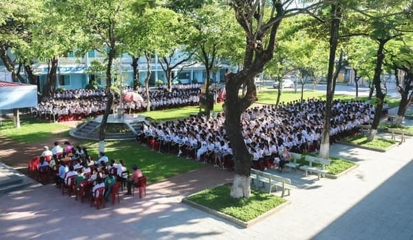 Đánh Giá Trường THPT Nguyễn Huệ- Huế Có Tốt Không