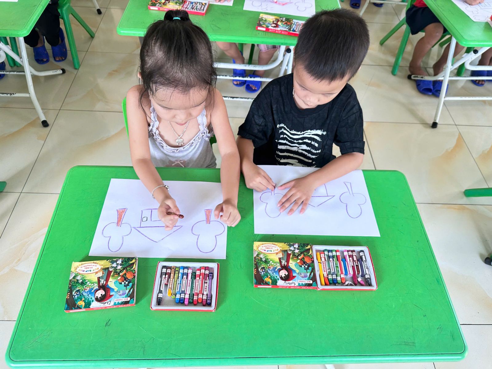 ve truong lop 2