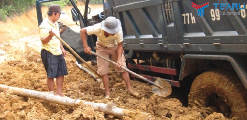 Sử dụng xẻng