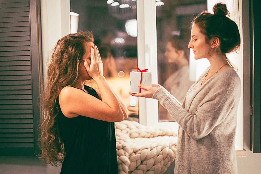 Người ta thường chúc nhau những điều tốt đẹp đầu năm mới. (Nguồn ảnh: Pexel.com)