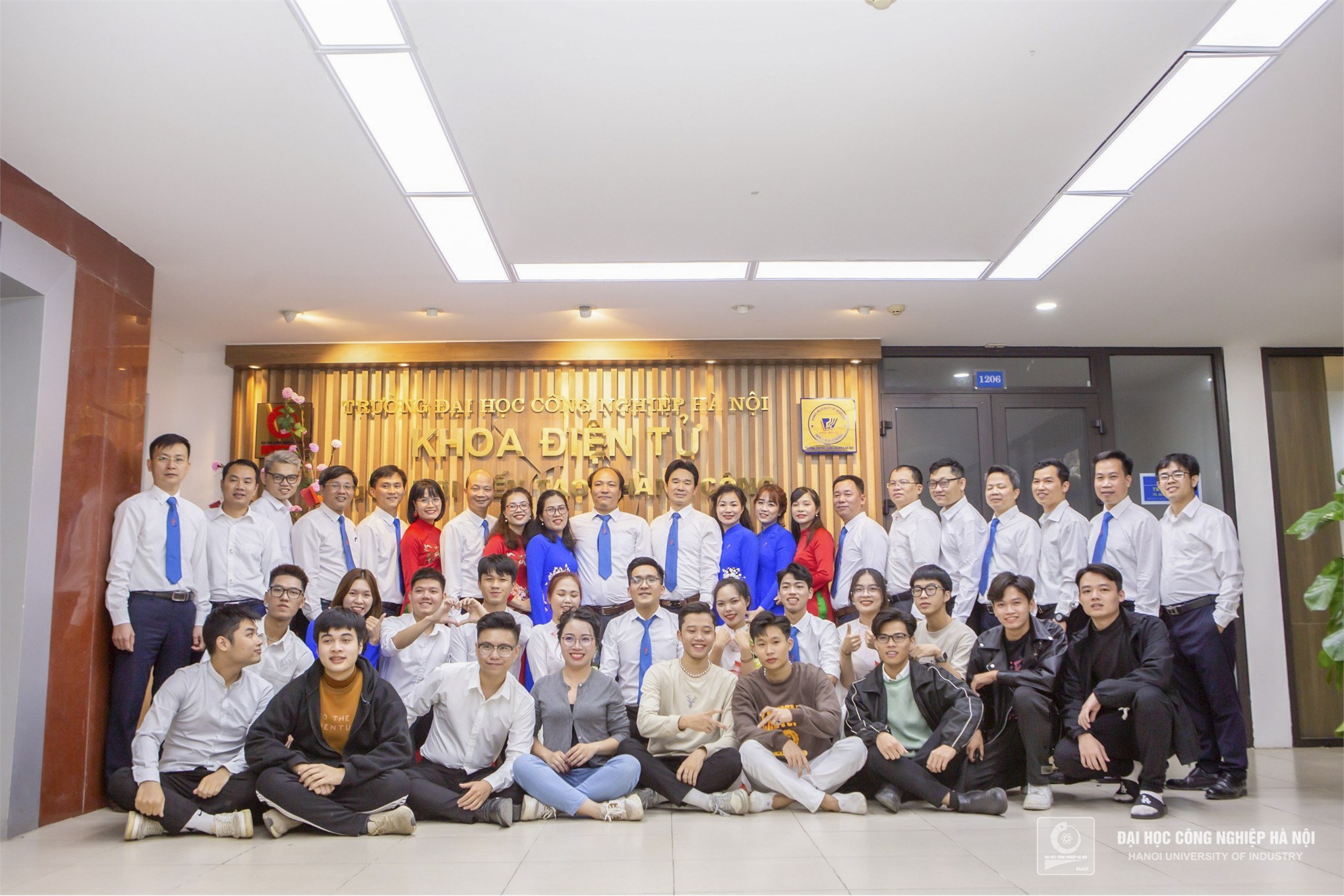 Tri ân thầy, cô - những “người lái đò” thầm lặng