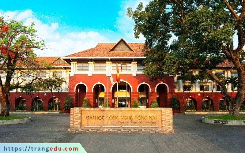dai hoc cong nghe dong nai tuyen sinh