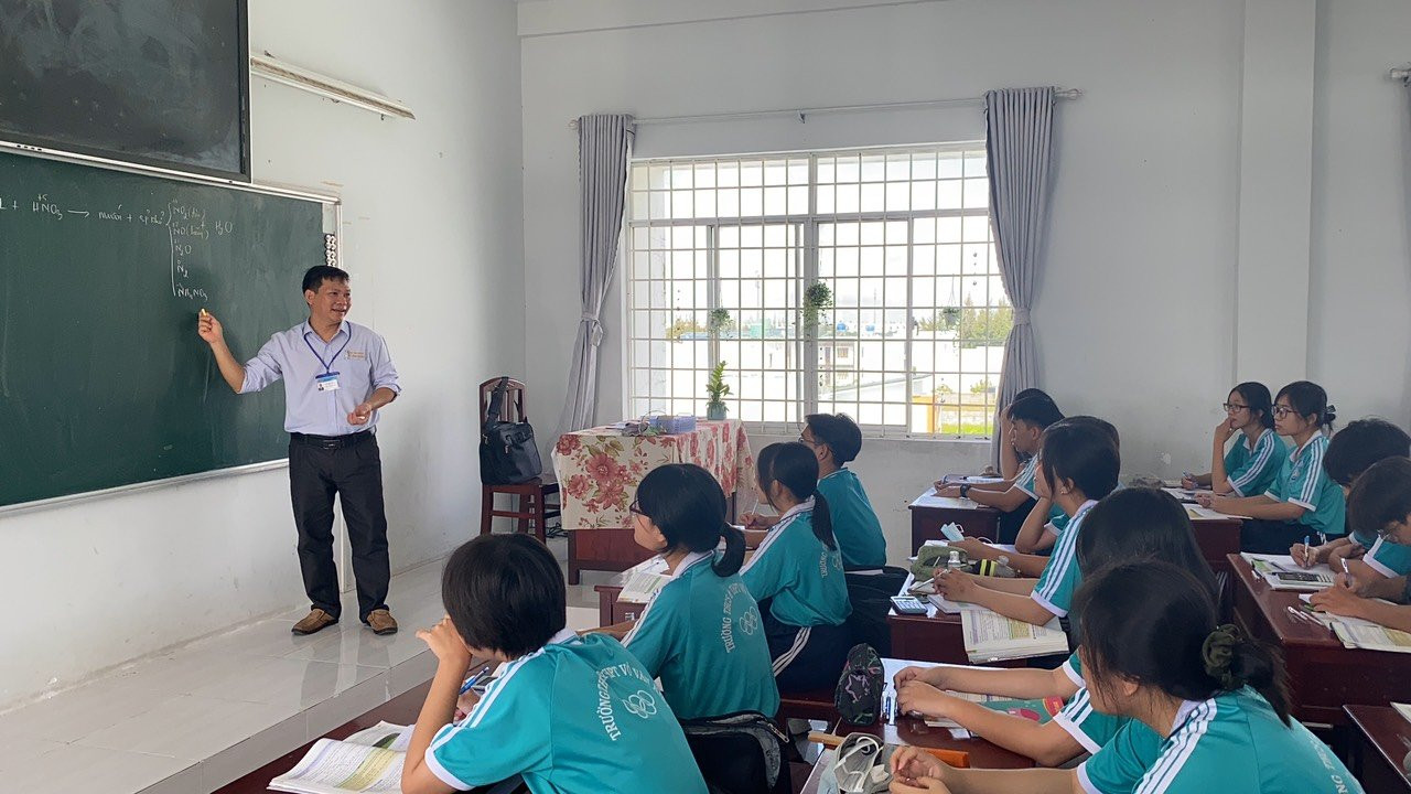 Hoạt động sinh hoạt chuyên đề tại trường học. Ảnh: Sở GDĐT Kiên Giang cung cấp.