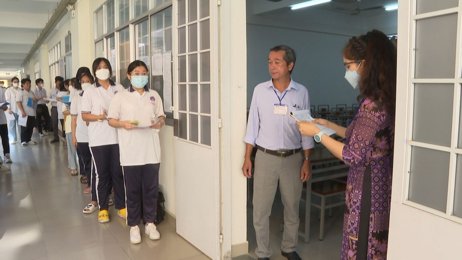 giuong dong kich tay sai chinh ta 3