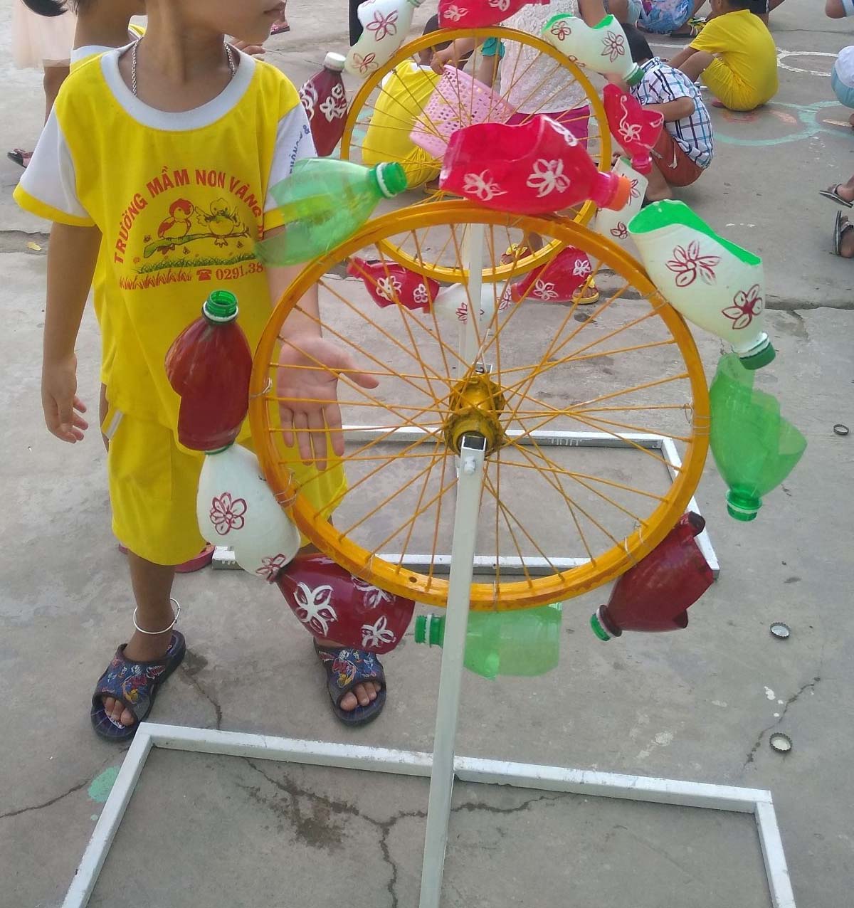 Bộ đồ chơi ngoài trời: Bánh xe chữ cái ”