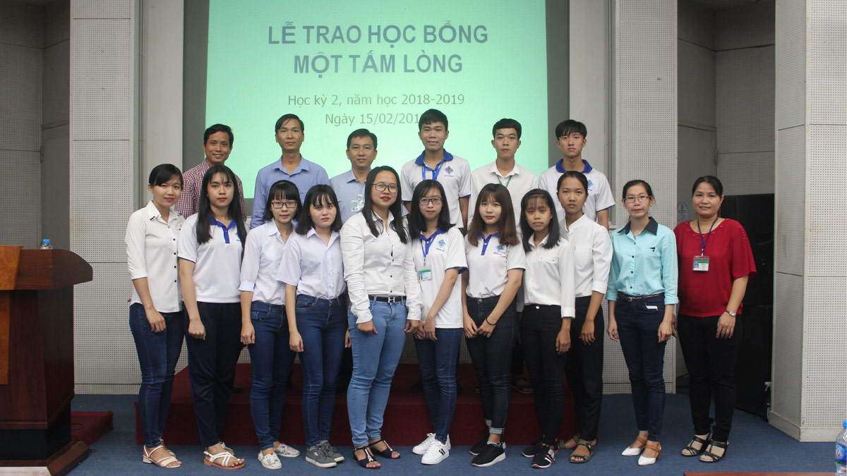 Trường Đại học Cần Thơ có nhiều chương trình về học phí và học bổng dành cho sinh viên