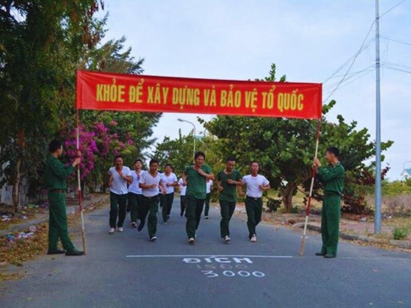 Khẩu hiệu thể thao khỏe đễ xây dựng và bảo vệ tổ quốc