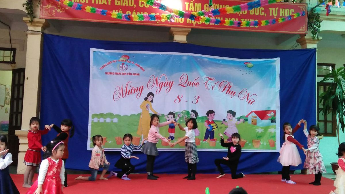 Lời dẫn chương trình 8/3 ở trường mầm non