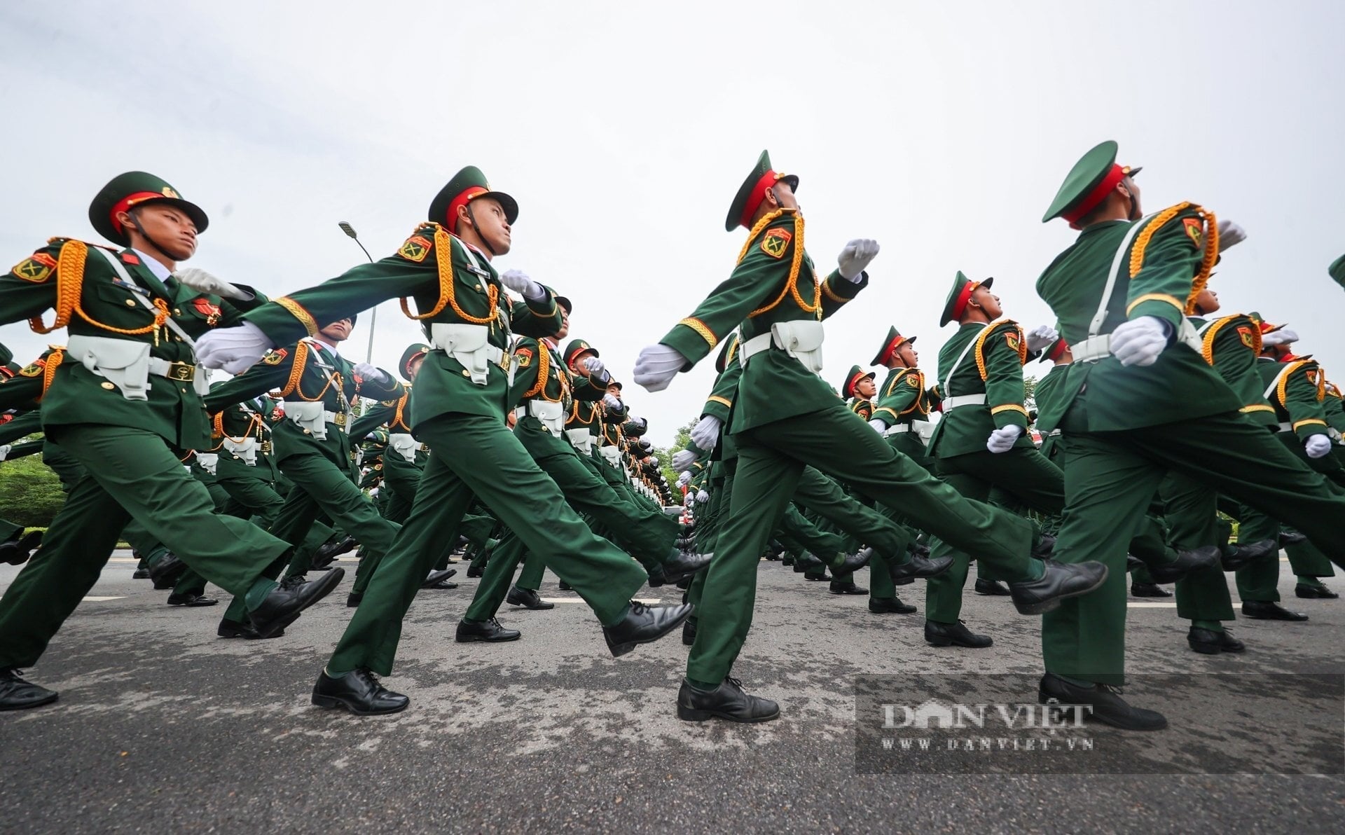 luong thuong uy quan doi