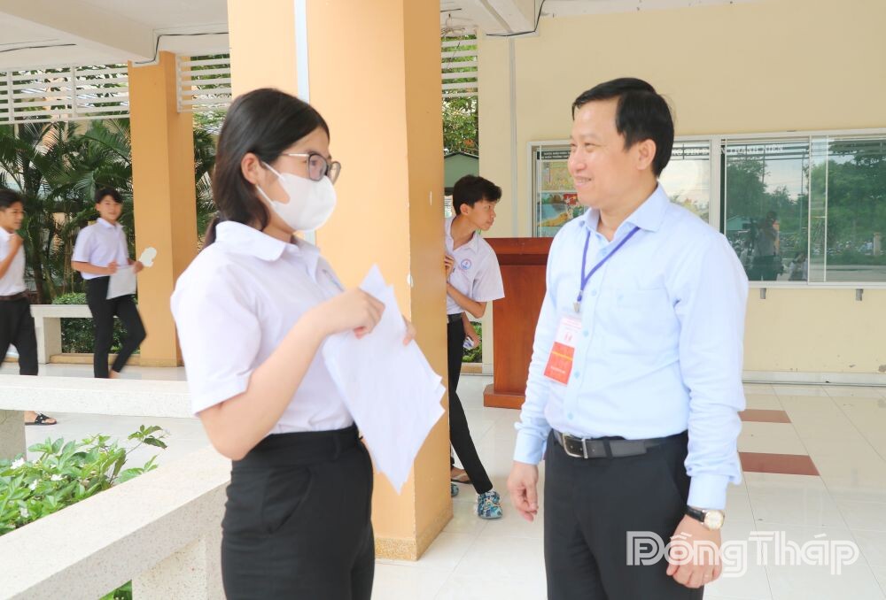 Đề thi tuyển sinh lớp 10 các môn Tiếng Anh, Toán vừa sức, có sự phân hóa thí sinh